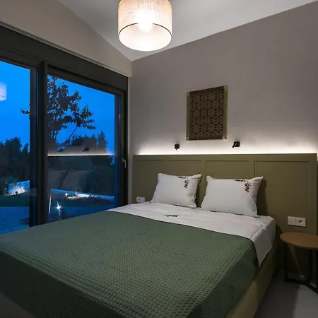 Villa #luxlikehome Theeta Elia