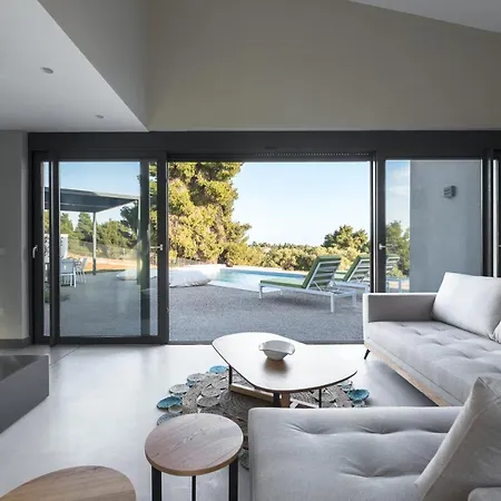 #luxlikehome Theeta Elia