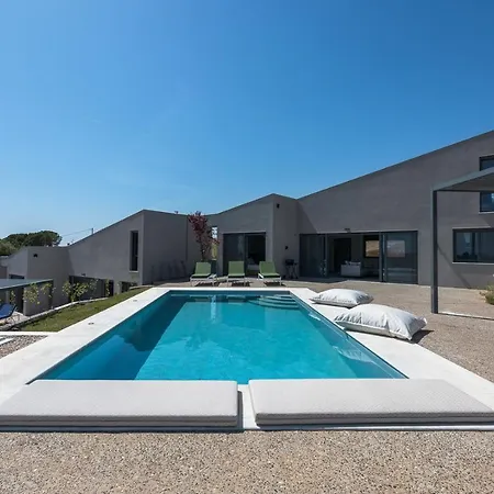 #luxlikehome Theeta Elia