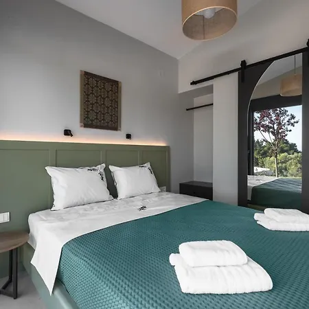 #luxlikehome Theeta Elia Villa